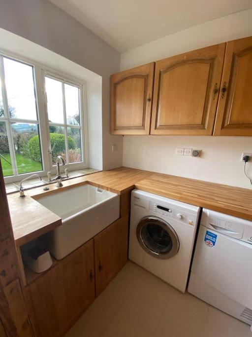 Eco-Friendly Dorset Cottage With Spa Set In Heart Of Countryside Sydling St Nicholas Zewnętrze zdjęcie